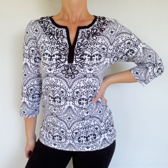 Coral Bay Tops - Coral Bay black white henna medallion print notch neckline 3/4 sleeve top small